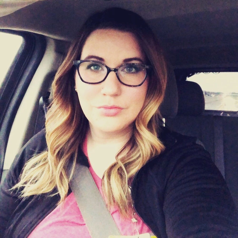 Meet your posher! 💖